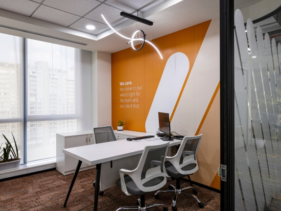 Private workspaces can be customized as per the individual’s comfort level with the help of AI-powered systems (Apex Office)